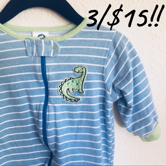 NWT~GERBER~BLUE//GREEN~STRIPED~FOOTED~ZIPPER~ONESIE~0-3 MONTH